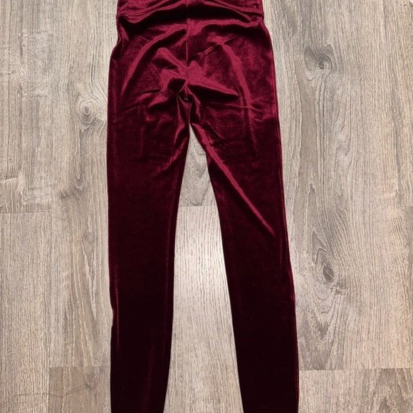 SPANX Velvet Leggings Rich Burgundy Small - Picture 2 of 4